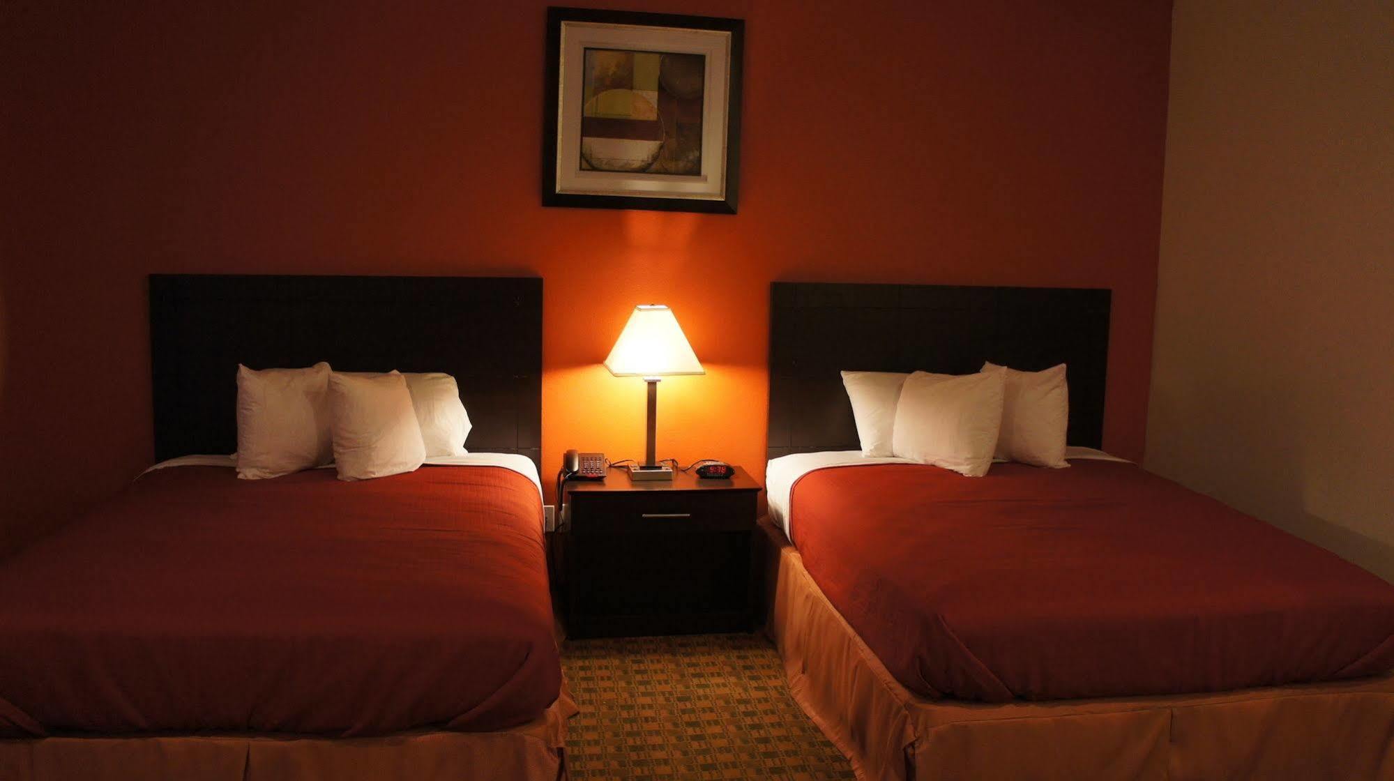 Hotel Lux And