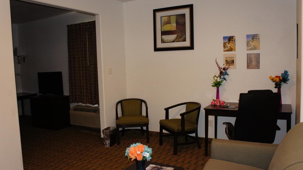 Hotel Lux And 3*