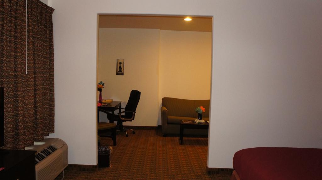Hotel Lux And